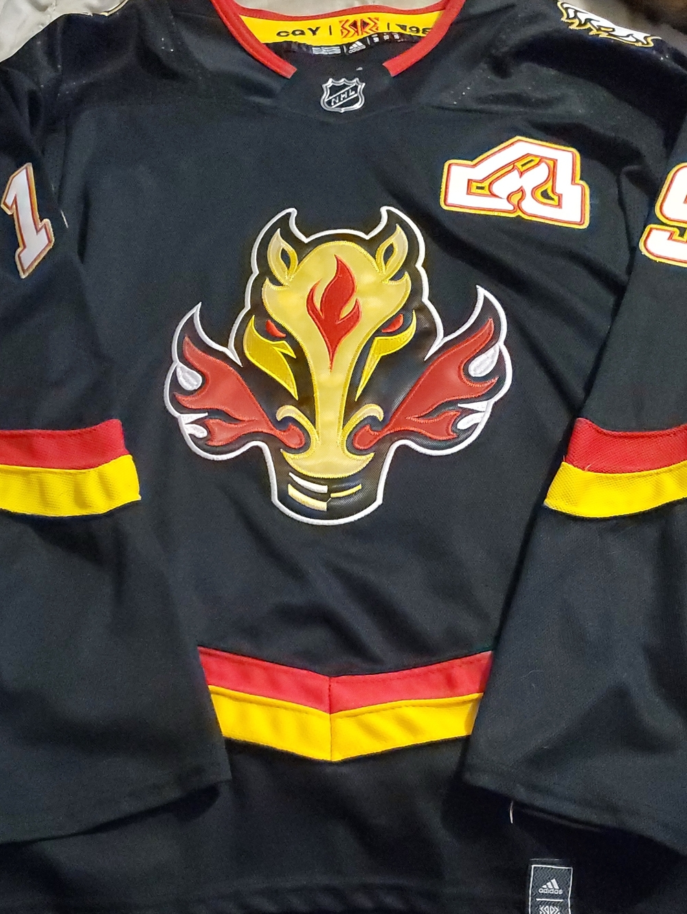 NHL Calgary Flames Matthew Tkachuk Adidas Alternate Jersey....🔥🏒